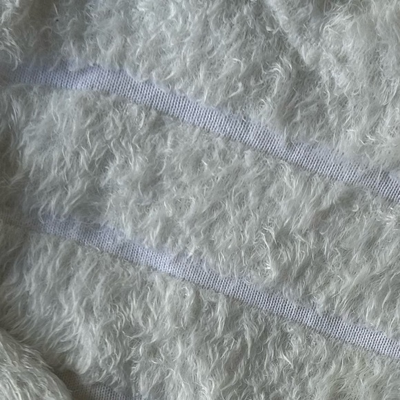 3/$20 Freshman 1996 White Fuzzy Sweater - Picture 4 of 7